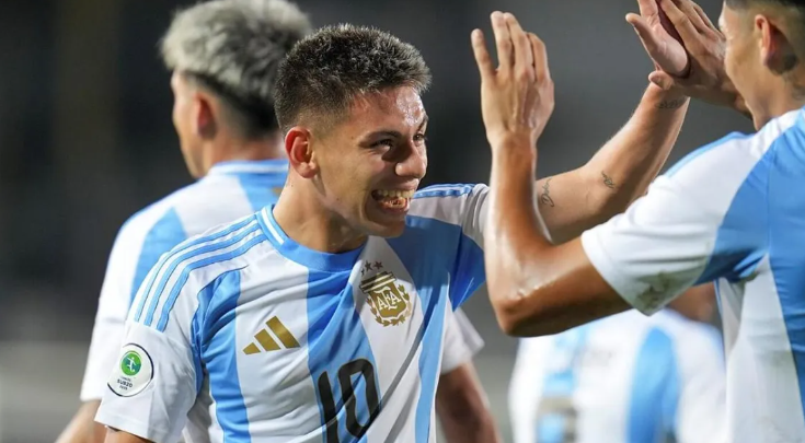 Claudio Echeverri, tras la goleada de la Selección Sub 20 contra Brasil: «Es algo histórico»