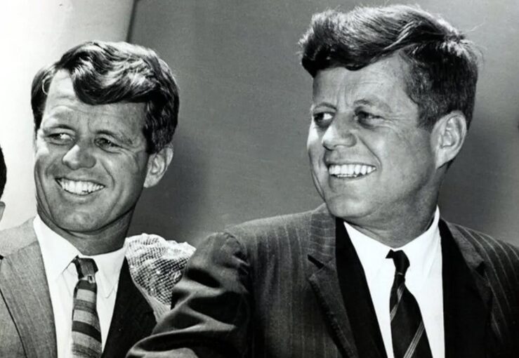 Trump ordena desclasificar archivos sobre los asesinatos de los Kennedy