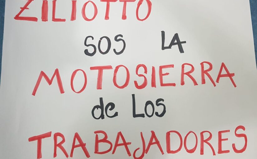 Empleados judiciales de La Pampa se movilizaron en la Casa de Gobierno