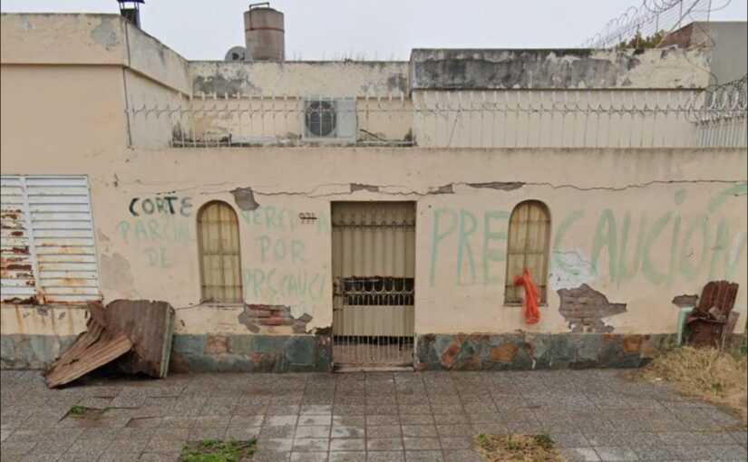  «Un olor nauseabundo salía de la casa»: Encontraron una mujer sin vida y a su madre en grave estado, en Santa Rosa