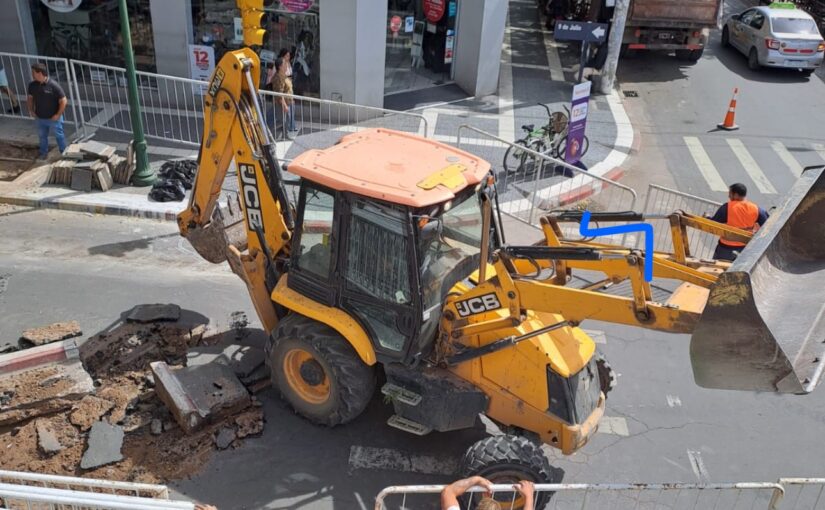 Caos en Santa Rosa: «El agua corría con fuerza y el olor era insoportable»