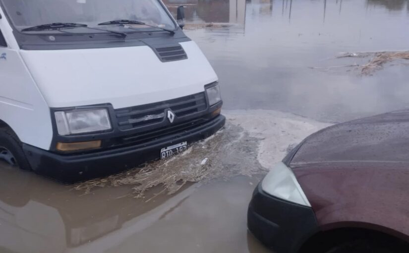 Inundaciones en el barrio Almafuerte: vecinos afectados y reclamos por falta de obras