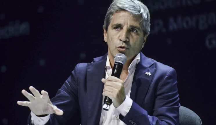 Caputo: Argentina recibirá U$S 20 mil millones del FMI