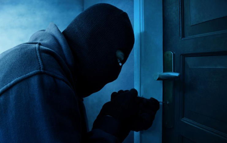 Ladrón reincidente por 30 días en su domicilio: Robo millonario en Santa Rosa