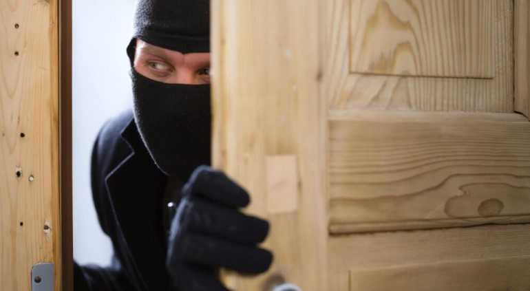 Alerta en Villa Elisa: Detienen a hombre por ingresar sin permiso a una vivienda