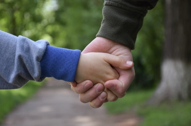 Convocan a adoptar a un nene de 12 años de edad en La Pampa