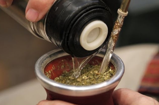 Sancionan a policía de La Pampa con 10 días de arresto por participar en acto político