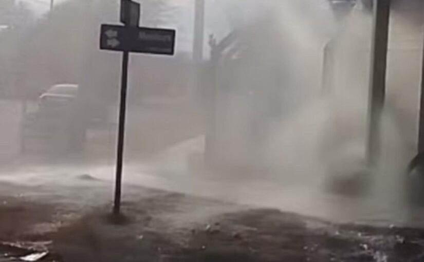 «Vergonzoso»: Explosión de cloacas a 5 minutos de la peatonal de Santa Rosa