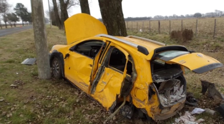 Conductor se queda dormido y choca en el acceso a Winifreda