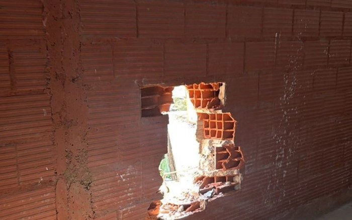 Robo en Colonia Escalante: desvalijan un taller de chapa y pintura a través de un boquete