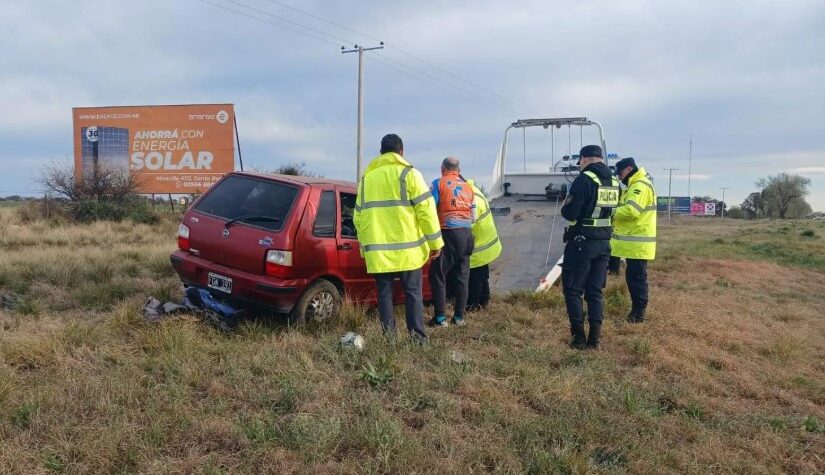 Vuelco en el acceso sur de Santa Rosa: Un niño de 10 años herido de gravedad