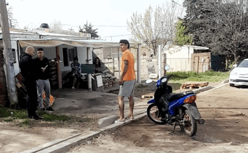 Robo con cuchillo en una verdulería: agreden a la encargada y se llevan una bolsa de papas