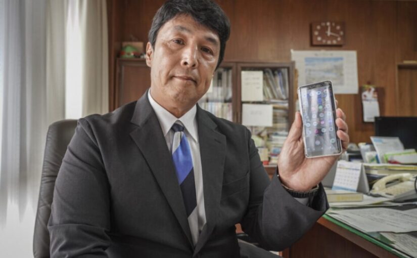 El alcalde japonés que quiere desintoxicar su ciudad de los teléfonos móviles