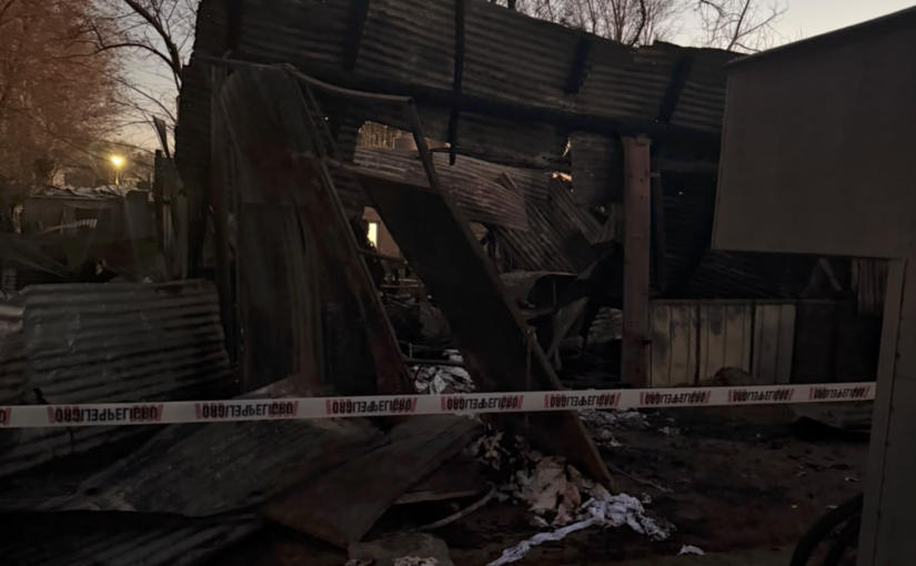 Incendio en Anguil: una mujer y su hija de 5 años atraviesan una situación crítica tras perderlo todo